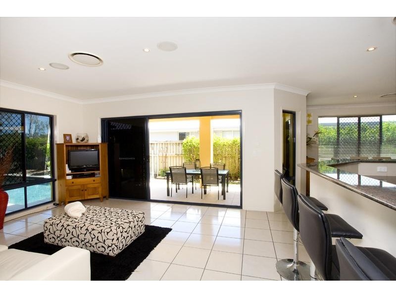 20 Fitzroy Court, Kawana Island QLD 4575