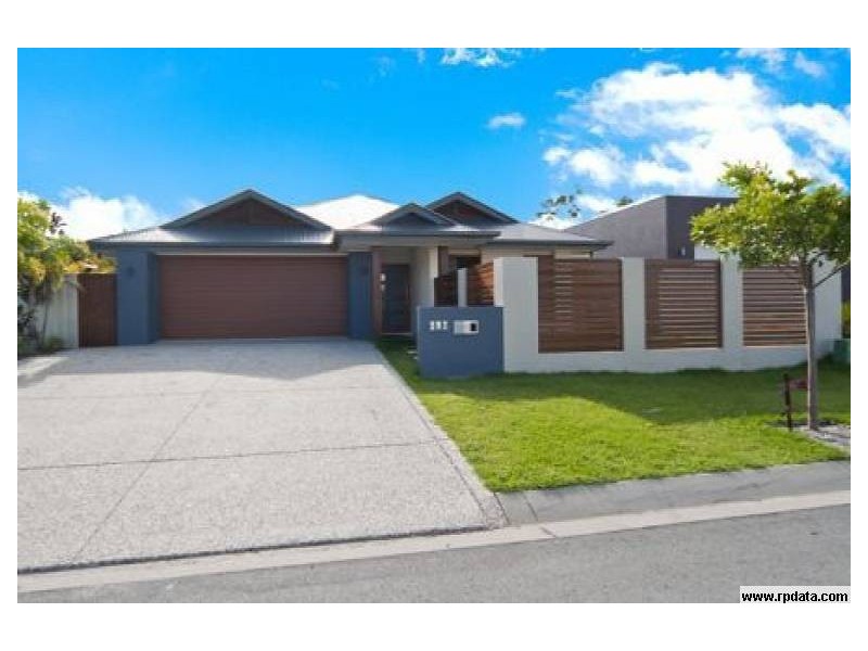 132 Grand Pde, Kawana Island QLD 4575