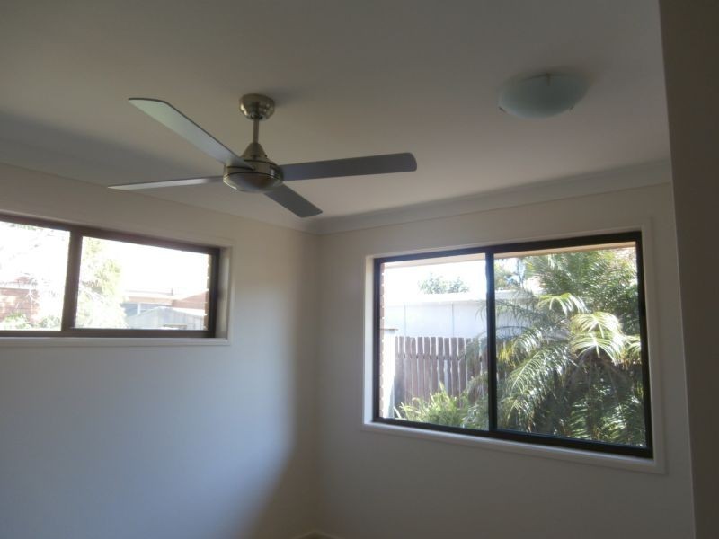 4 Bluebird Parade, Warana QLD 4575