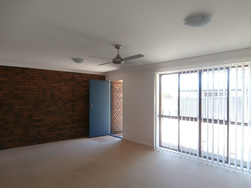 4 Bluebird Parade, Warana QLD 4575