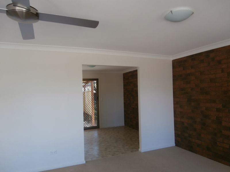 4 Bluebird Parade, Warana QLD 4575