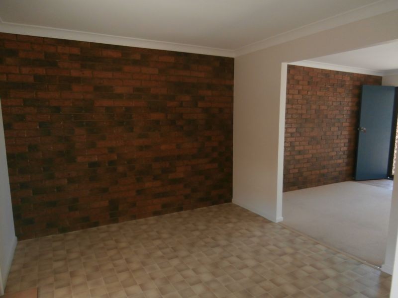 4 Bluebird Parade, Warana QLD 4575