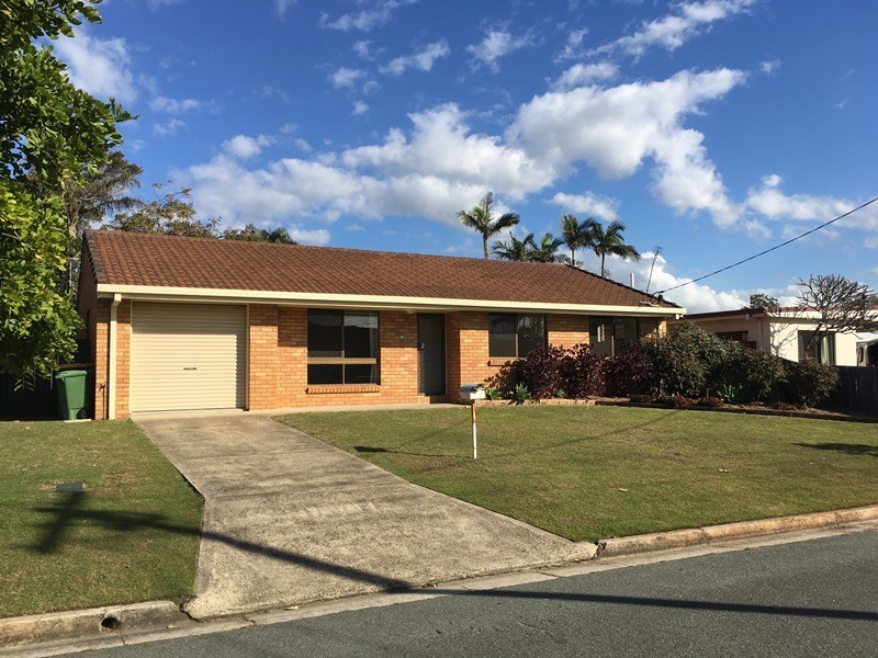 5 Saleng Crescent, Warana QLD 4575