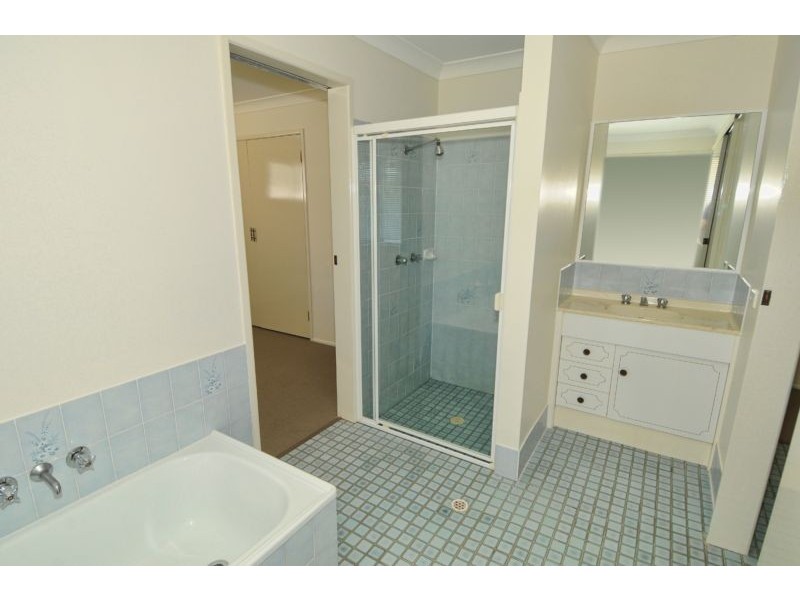 5 Saleng Crescent, Warana QLD 4575