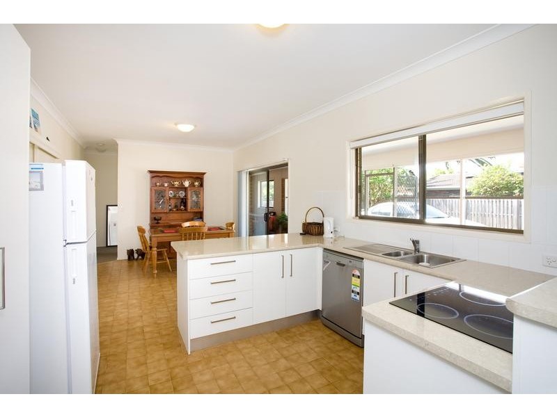 11 Lapoinya Crescent, Warana QLD 4575