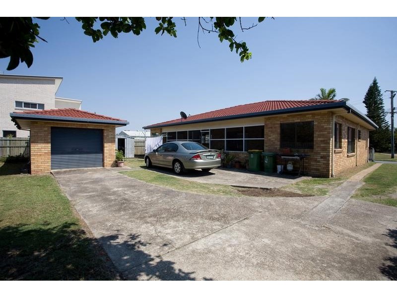 11 Lapoinya Crescent, Warana QLD 4575