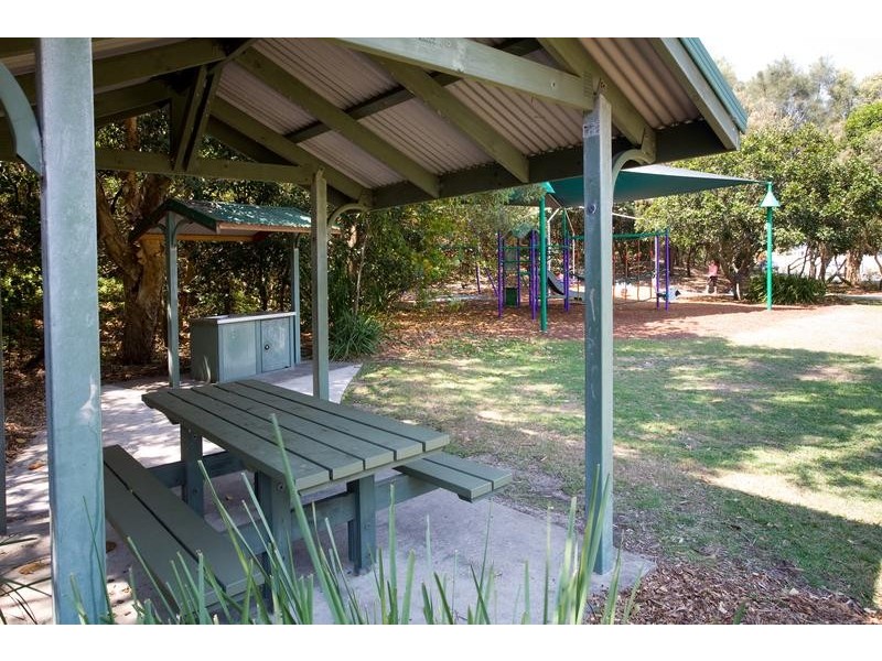 11 Lapoinya Crescent, Warana QLD 4575