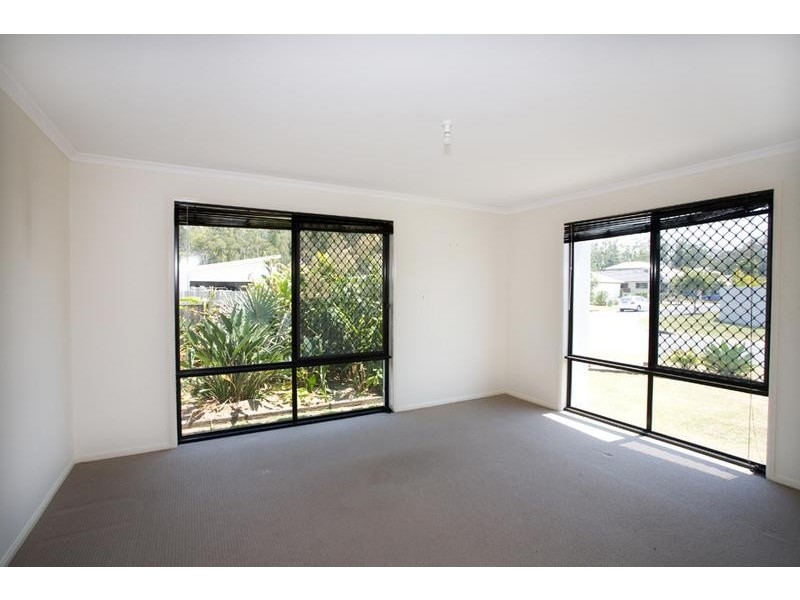 4 Kurrajong Crescent, Meridan Plains QLD 4551