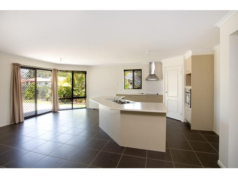 4 Kurrajong Crescent, Meridan Plains QLD 4551
