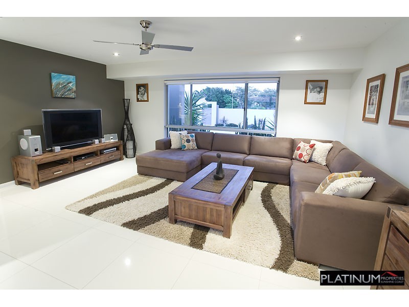 15 Vauxhall Street, Minyama QLD 4575