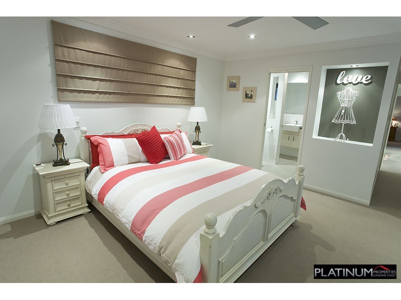 15 Vauxhall Street, Minyama QLD 4575