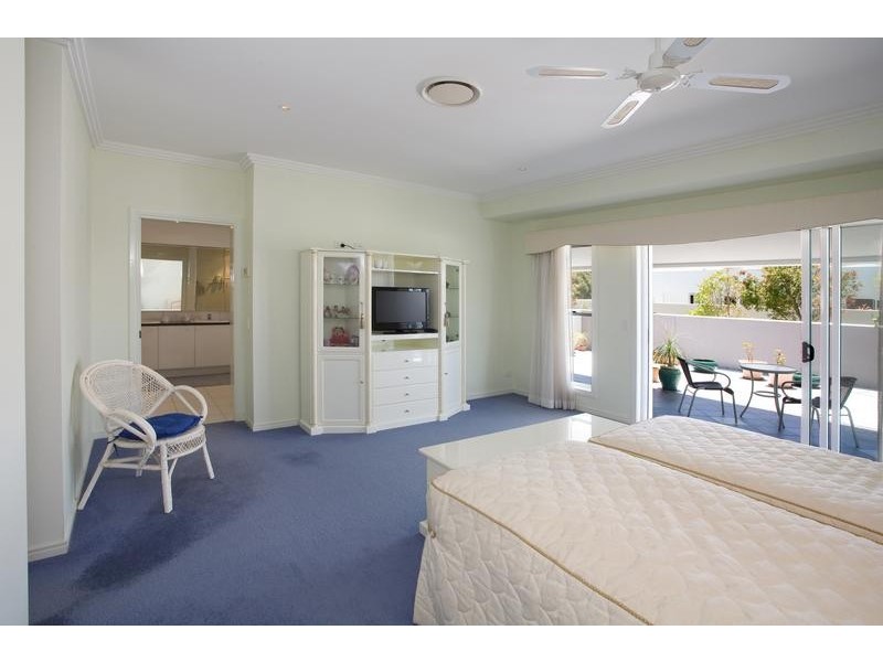 12 Grenada Way, Kawana Island QLD 4575