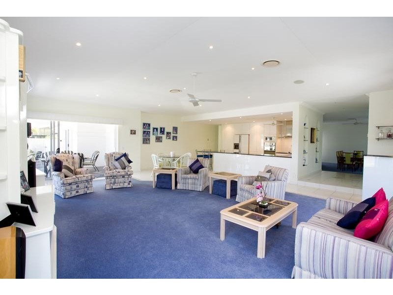 12 Grenada Way, Kawana Island QLD 4575