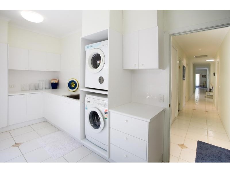 12 Grenada Way, Kawana Island QLD 4575