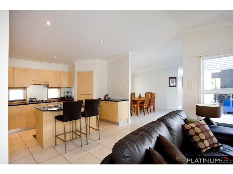 5 Bahamas Circuit, Kawana Island QLD 4575