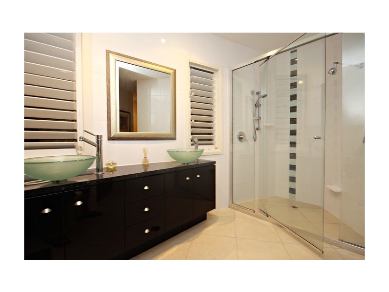 3 Tortola Place, Kawana Island QLD 4575