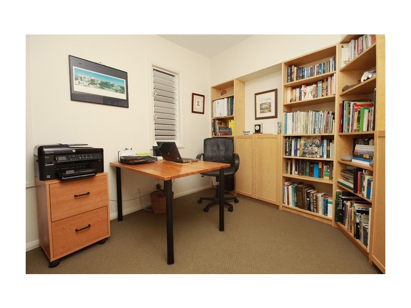 3 Tortola Place, Kawana Island QLD 4575