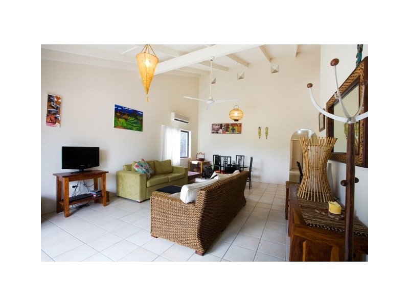 2/9 Point Cartwright, Buddina QLD 4575