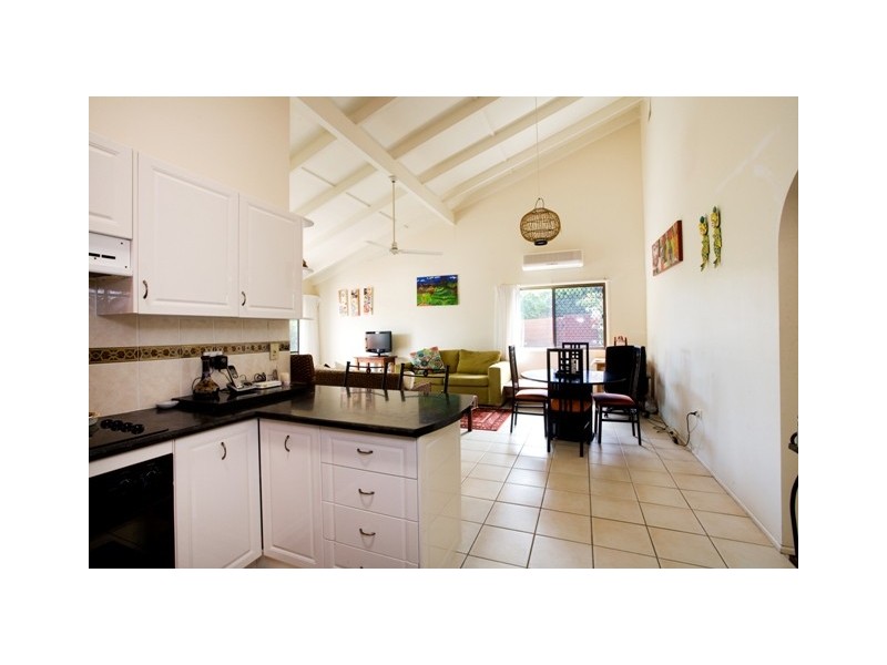 2/9 Point Cartwright, Buddina QLD 4575