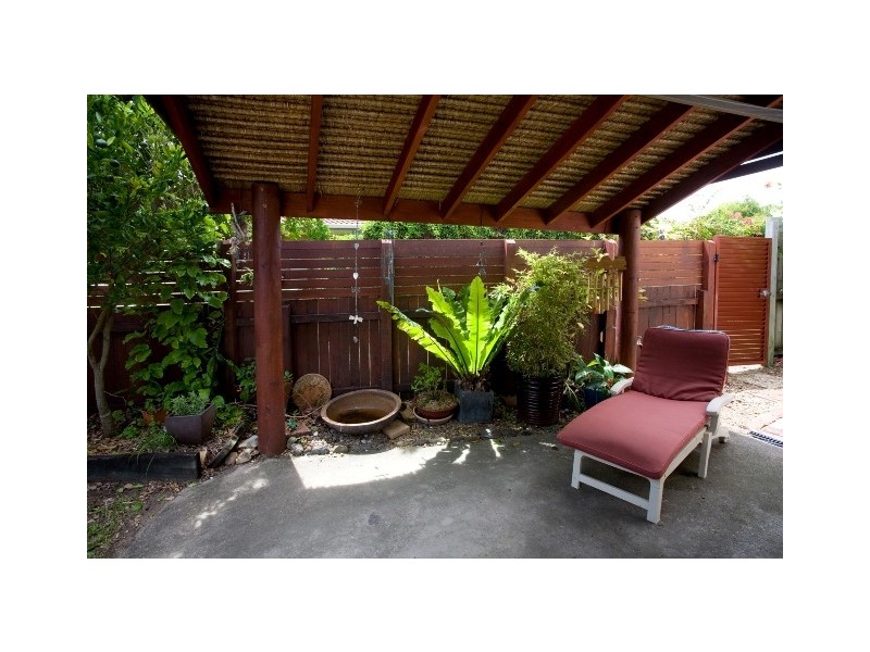 2/9 Point Cartwright, Buddina QLD 4575