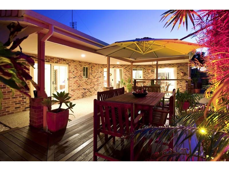 9 Dalpura Street, Buddina QLD 4575