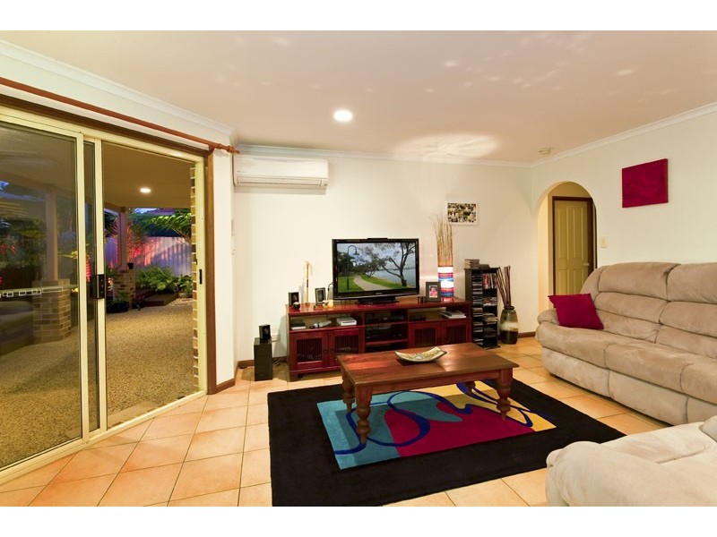 9 Dalpura Street, Buddina QLD 4575