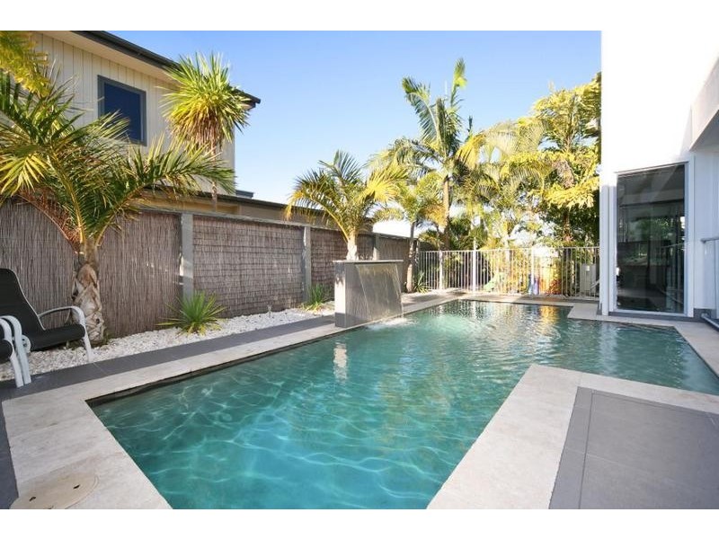 10 Tarawa Street, Kawana Island QLD 4575