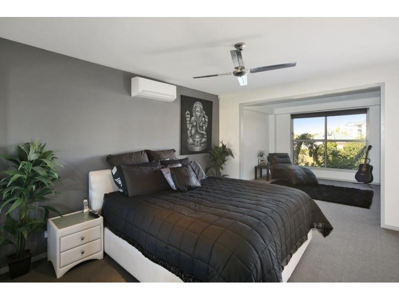 10 Tarawa Street, Kawana Island QLD 4575