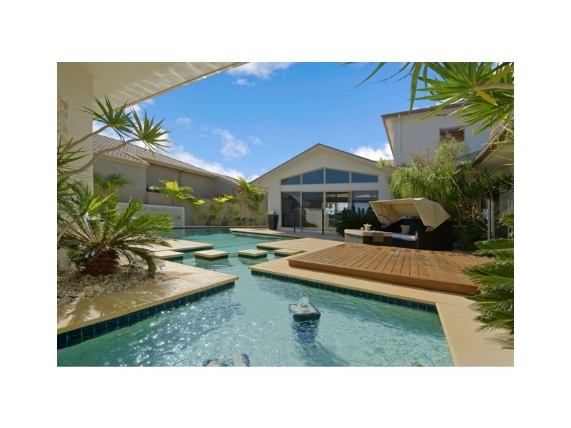 15 Sanibel Court, Kawana Island QLD 4575