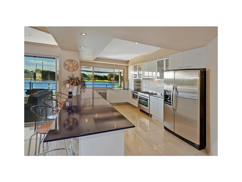 15 Sanibel Court, Kawana Island QLD 4575