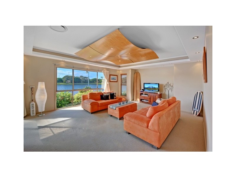 15 Sanibel Court, Kawana Island QLD 4575