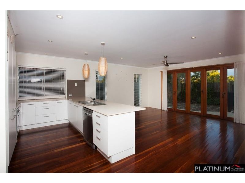 6 Margarita Court, Kawana Island QLD 4575