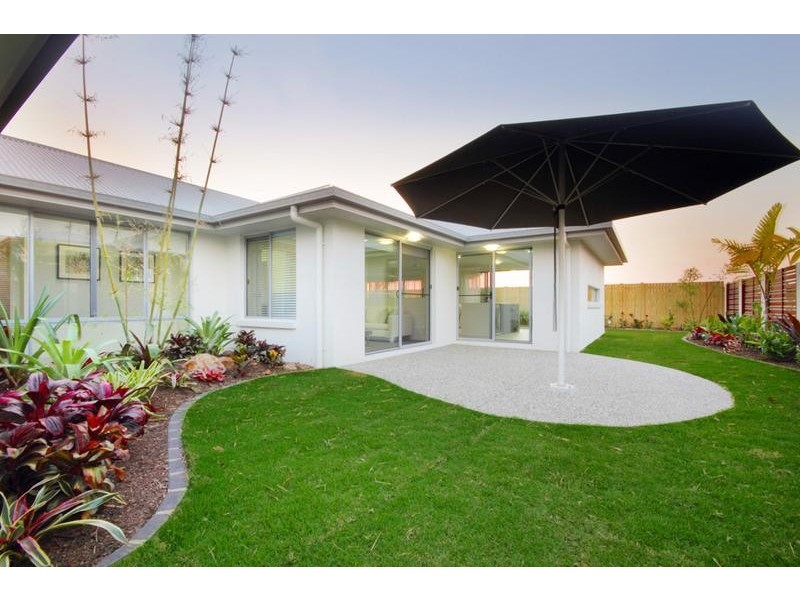 15 Azure Street, Caloundra West QLD 4551