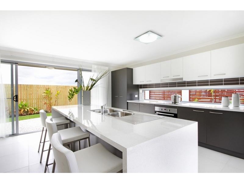 15 Azure Street, Caloundra West QLD 4551