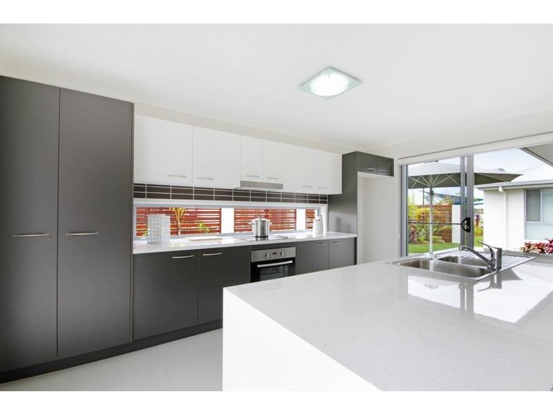15 Azure Street, Caloundra West QLD 4551