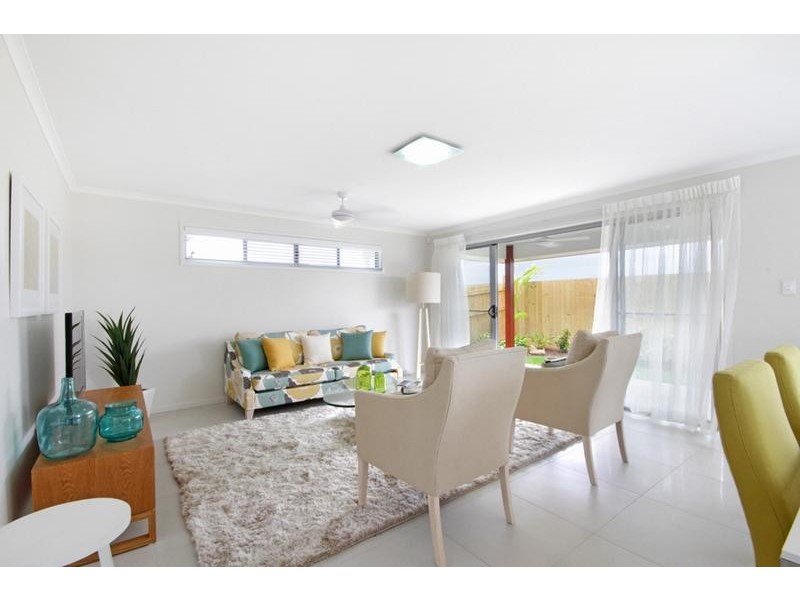 15 Azure Street, Caloundra West QLD 4551