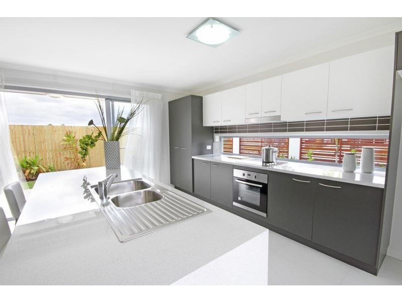 15 Azure Street, Caloundra West QLD 4551