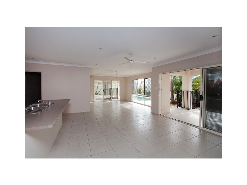 3 Capri Court, Kawana Island QLD 4575