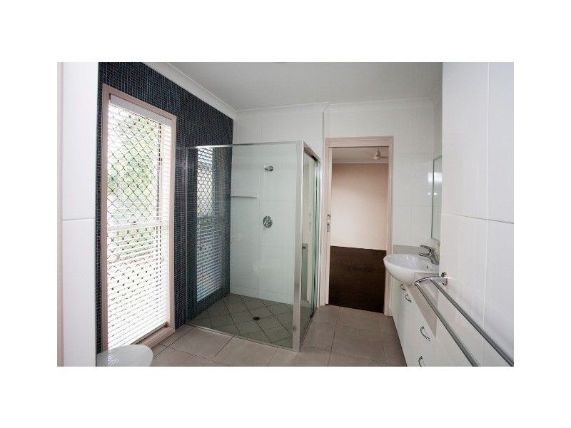 3 Capri Court, Kawana Island QLD 4575