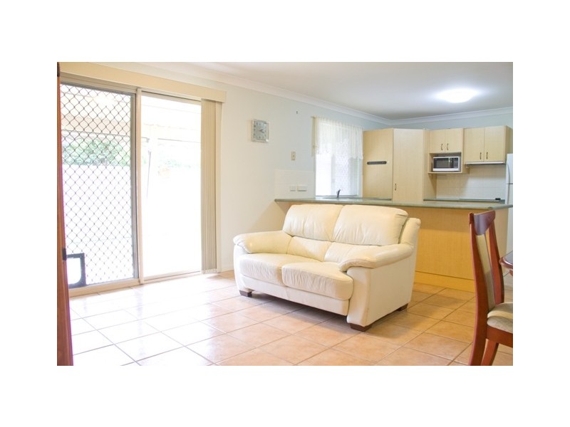 1 Lakeshore Place, Little Mountain QLD 4551