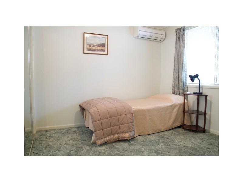 1 Lakeshore Place, Little Mountain QLD 4551