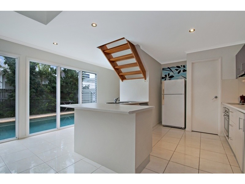 12 Zante Lane, Kawana Island QLD 4575