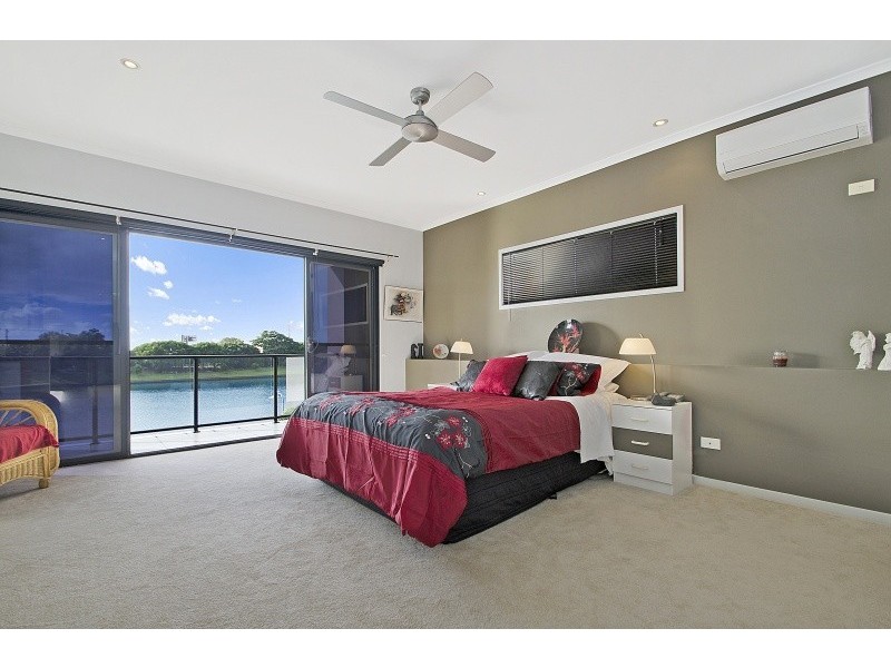 15 Bonaire Court, Kawana Island QLD 4575