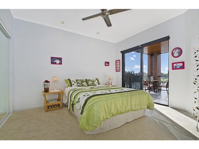 15 Bonaire Court, Kawana Island QLD 4575