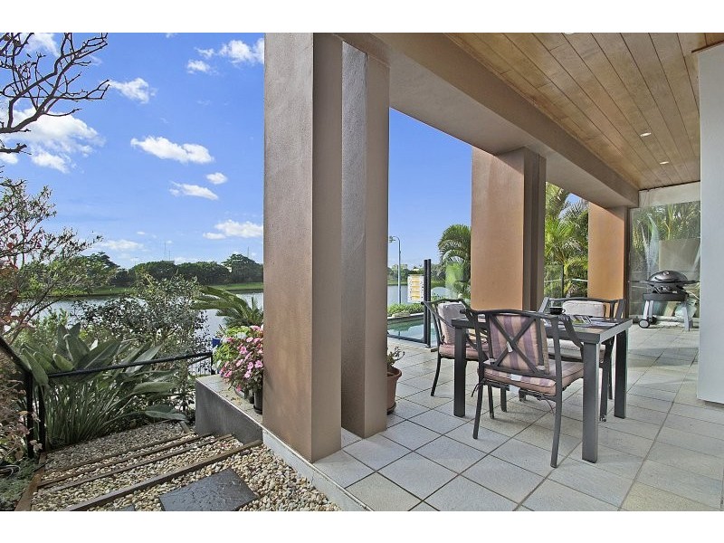 15 Bonaire Court, Kawana Island QLD 4575