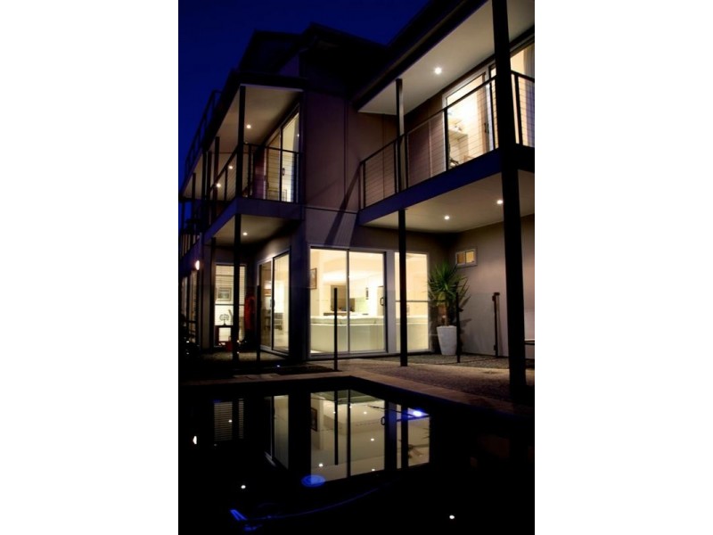 26 Magnetic Street, Kawana Island QLD 4575