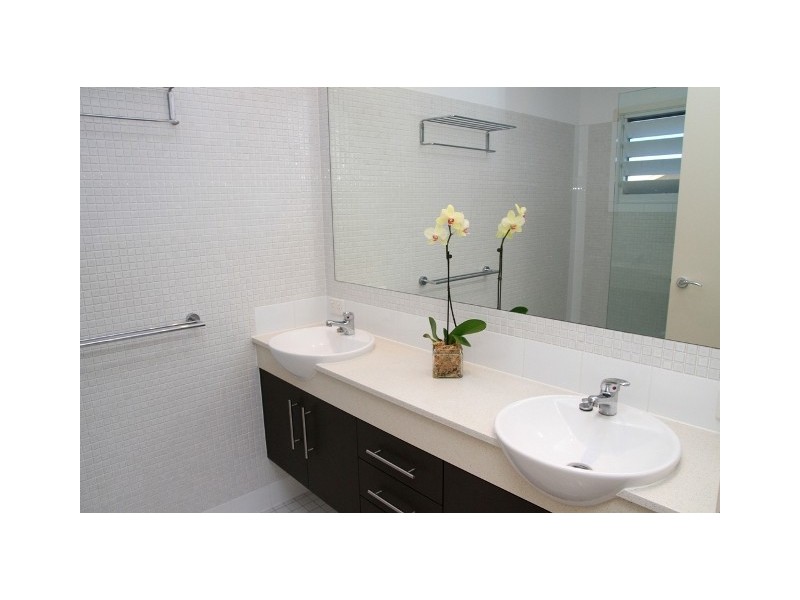 26 Magnetic Street, Kawana Island QLD 4575