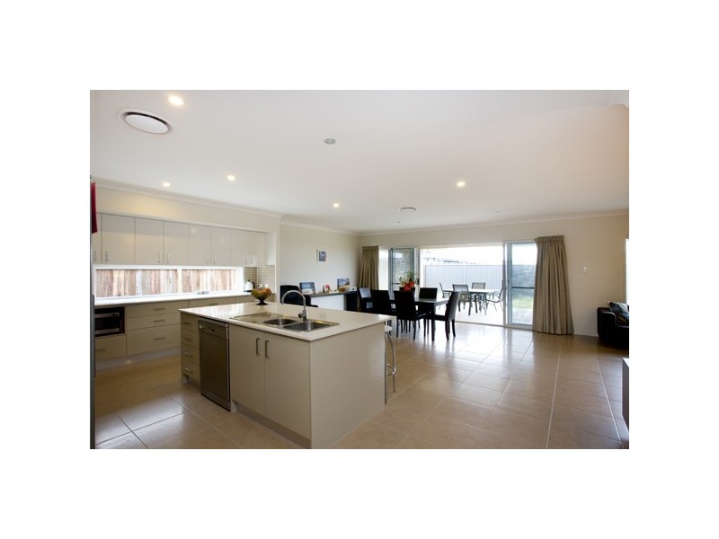 4 Blade Court, Birtinya QLD 4575