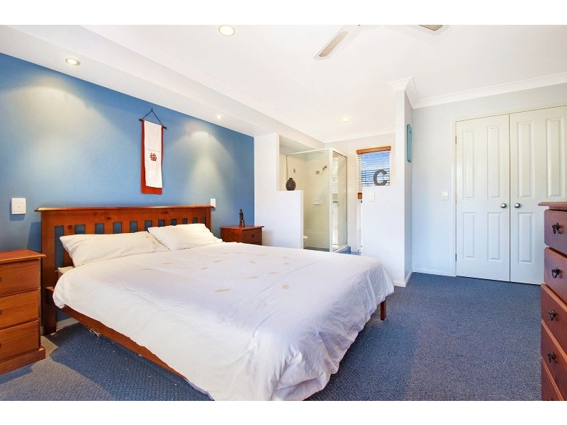 22 Bonaire Court, Kawana Island QLD 4575