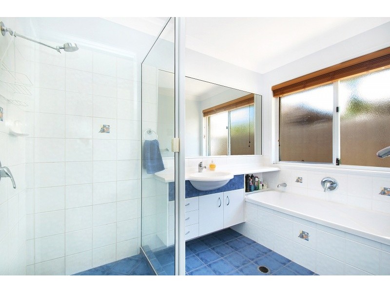 22 Bonaire Court, Kawana Island QLD 4575